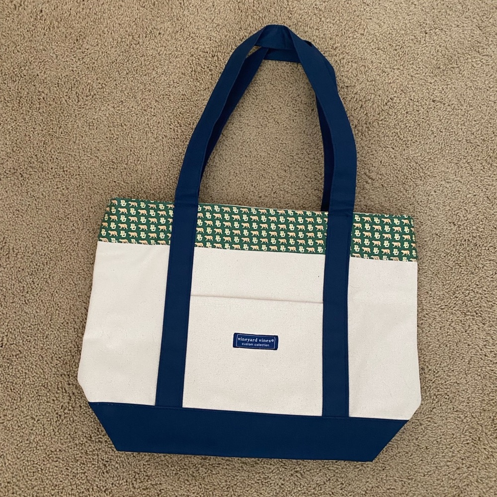 Vineyard Vines Baylor Canvas Tote 🐻